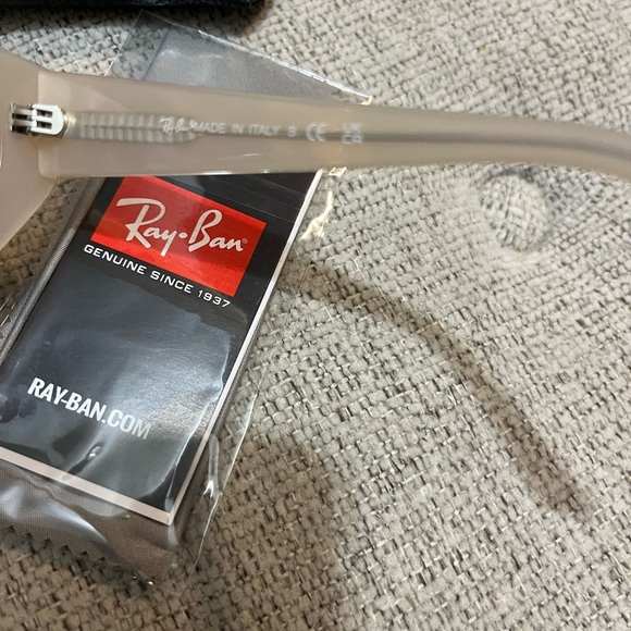 Ray-Ban Cream Sunglasses with Gray Lenses - Picture 6 of 10